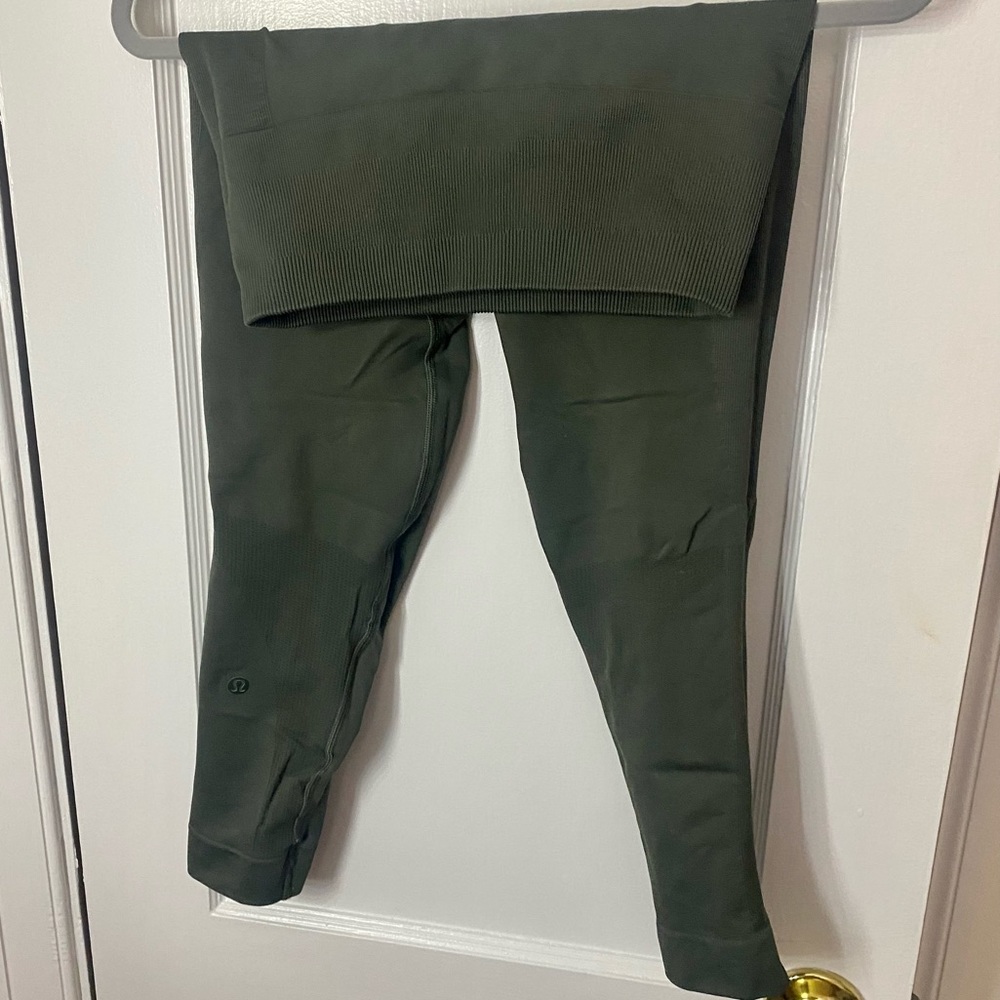 Lululemon Seamless Capris